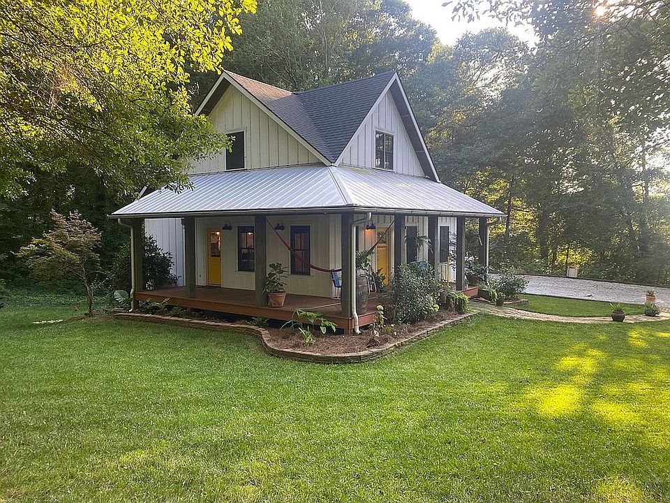2nd image of 10 Wolfe Creek Trl