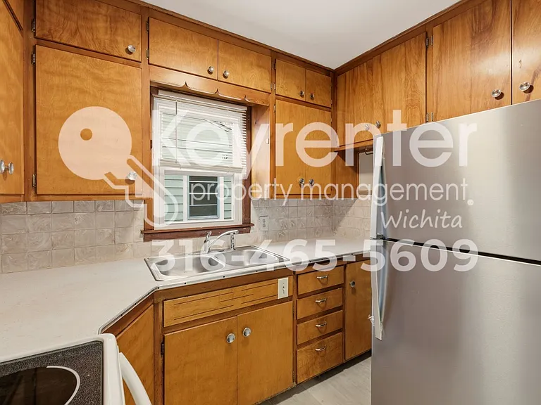 2060 S Euclid St — Photo 13