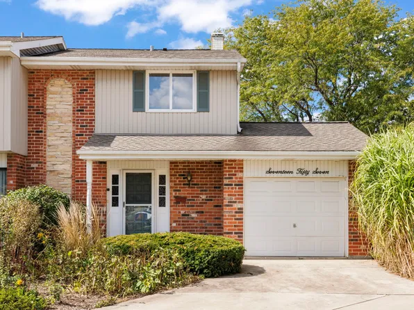 1757 Warwick Ct, Wheaton, IL 60189