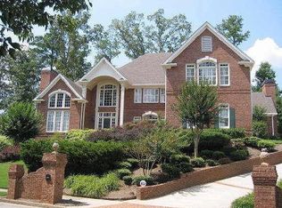 8645 Sentinae Chase Dr, Roswell, GA 30076