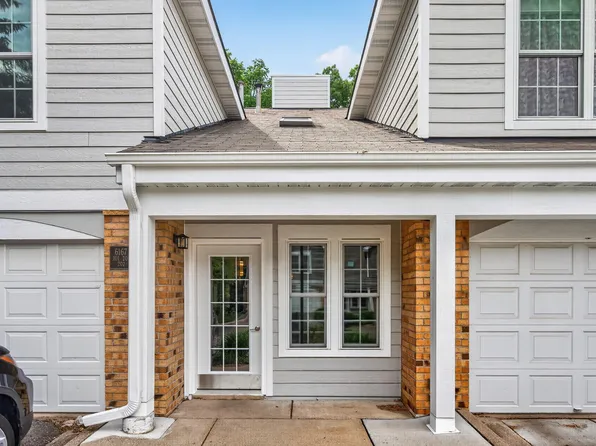 6167 Chasewood Pkwy APT 202, Minnetonka, MN 55343