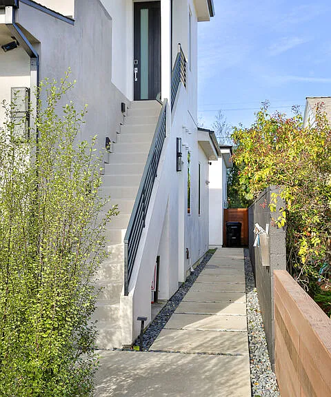 8505 Belford Ave — Photo 14