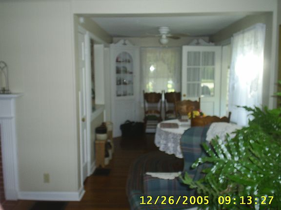 4th image of 1617 Chester Blvd