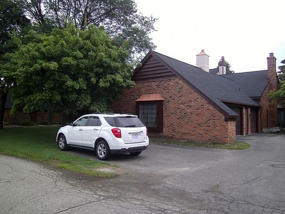 3rd image of 2699 Williamsburg Cir #21-1