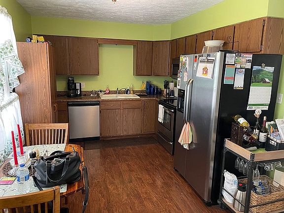 4th image of 708 NW 10th St