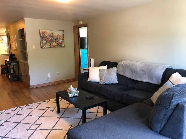 210 N Mill St #4 — Photo 6