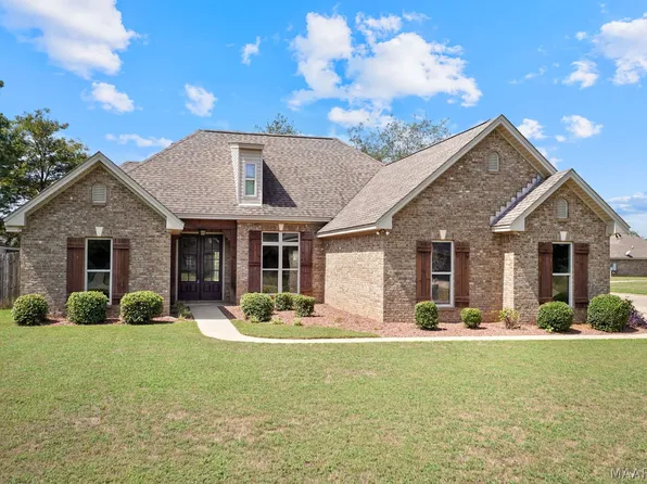 324 Landcaster Dr, Deatsville, AL 36022