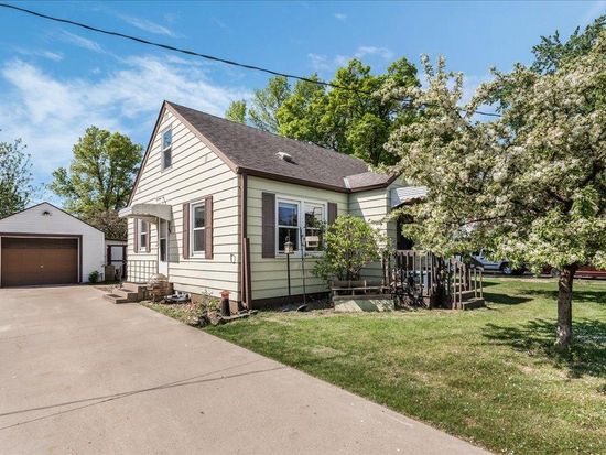 335 Cossairt Ave W, Eden Valley, MN 55329