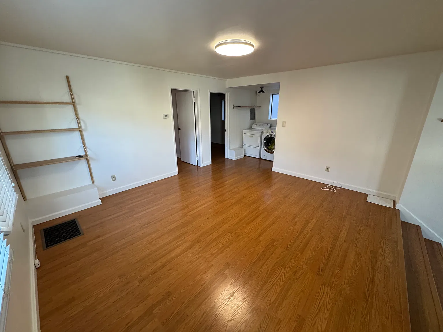 2 bed, 1100 sqft, $3,800 — Photo 2