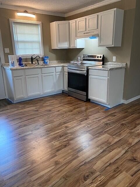 2nd image of 506 E Texas St