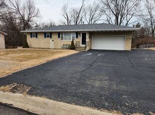 1033 W Bellehaven Ln, Peoria, IL 61614