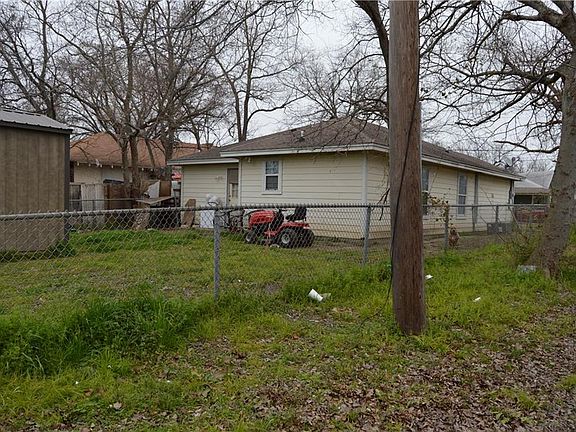 2nd image of 1720 Speedway St