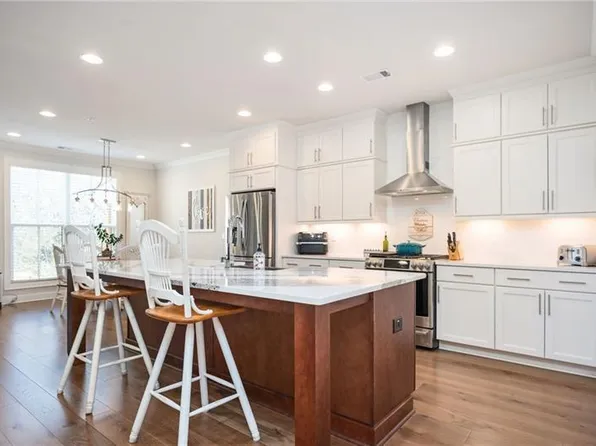 204 Phillips Ln, Alpharetta, GA 30009