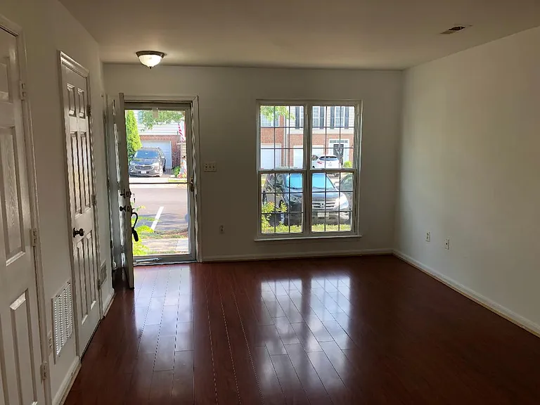 42994 Beachall St — Photo 11