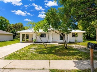 2816 Economy St, Fort Myers, FL 33916