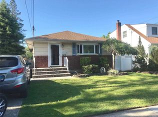 181 Hamilton Ave, Massapequa, NY 11758