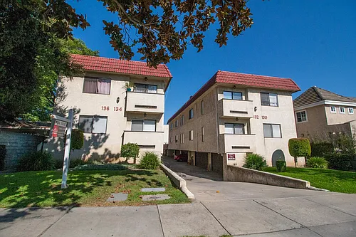 132 N Marengo Ave #D Photo 1