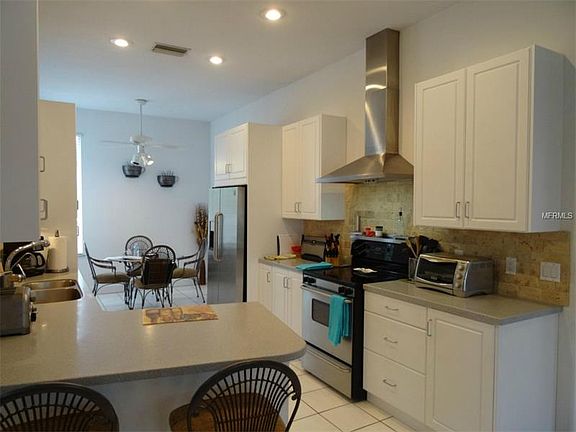 5th image of 5952 Bayview Cir S