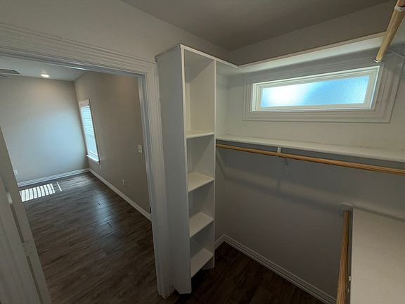 2nd image of 3326 Fenway Cir