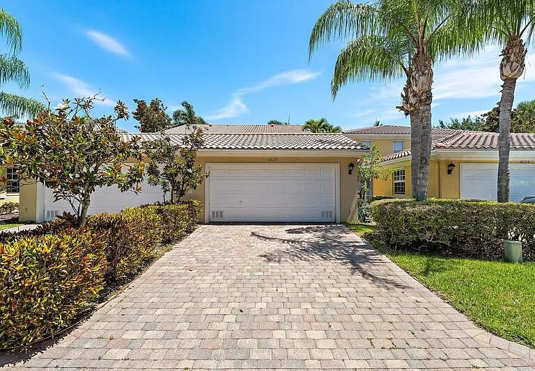 4526 Illicium Dr — Photo 36