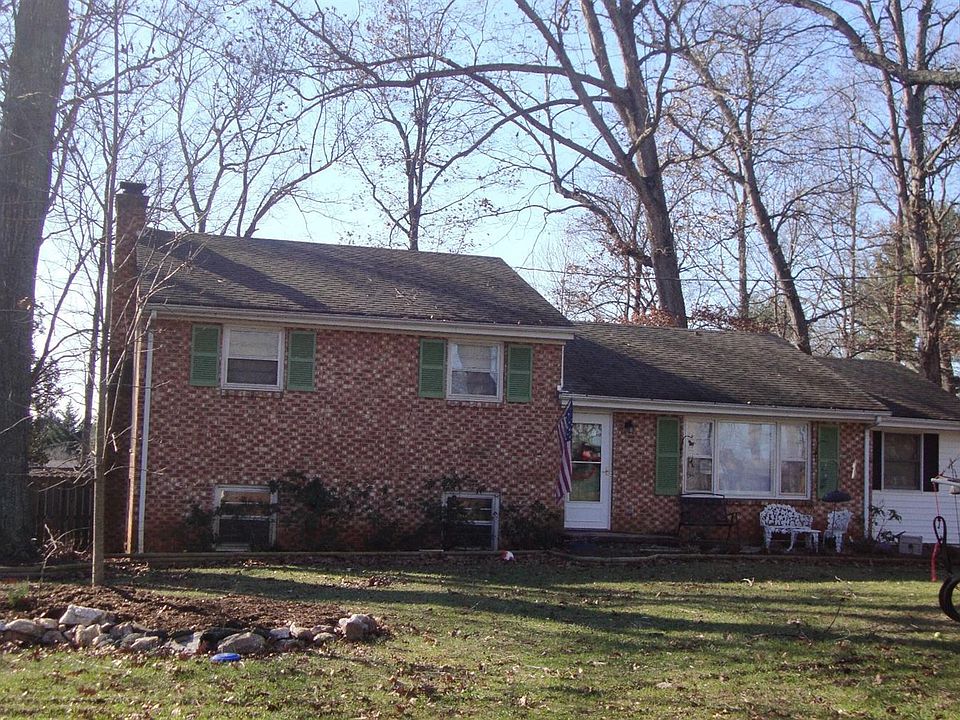 1st image of 200 Dawnridge Dr