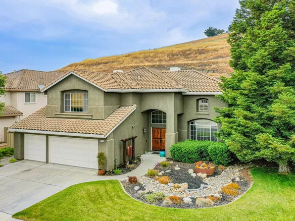 27136 Prestancia Way, Salinas, CA 93908