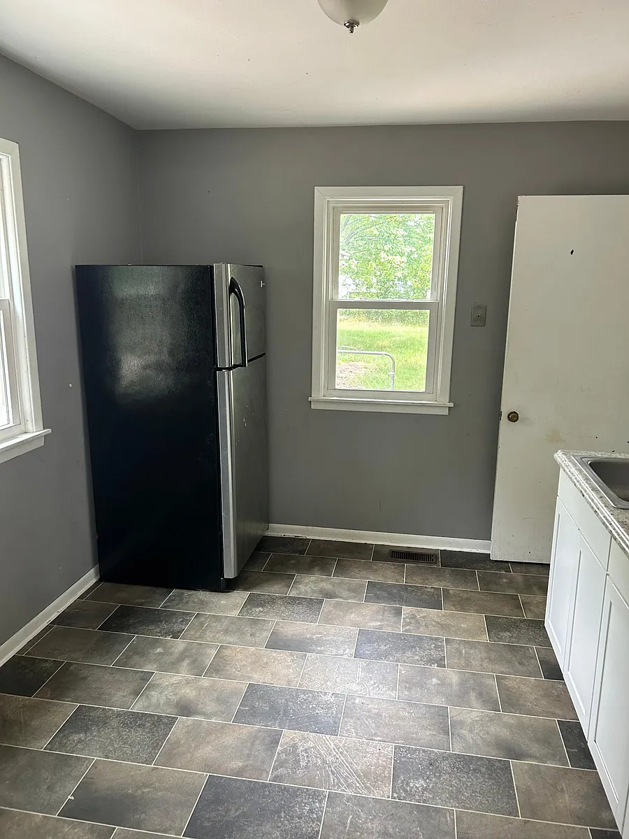 Additional cabinets and countertop has been installed. (Photo coming) - 415 Tampa St SE