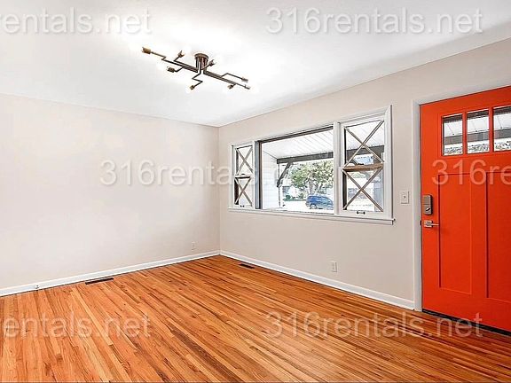 3rd image of 1239 N Cramer St
