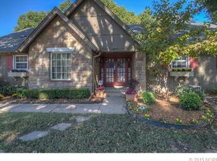 1302 Oakwood Dr, Broken Arrow, OK 74011