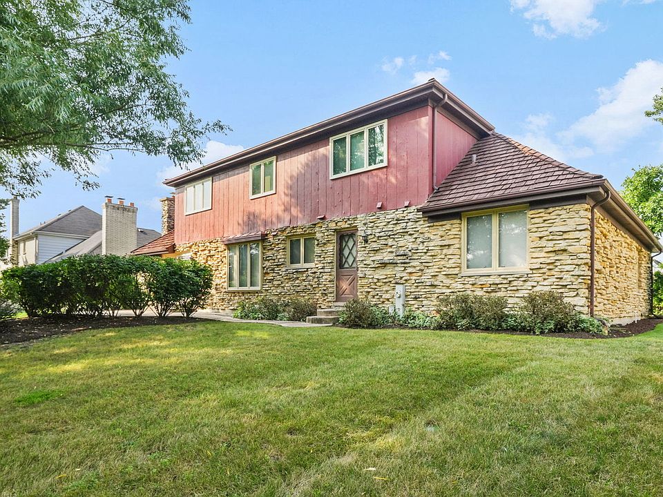 2nd image of 2S631 Avenue Latour