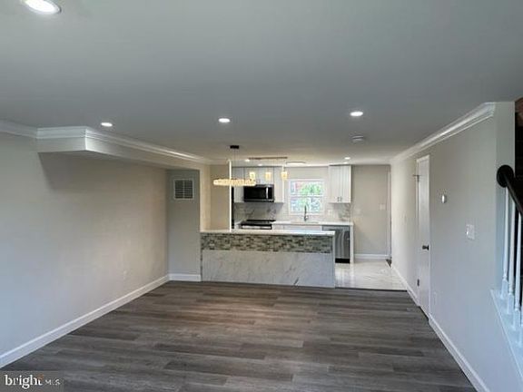 5th image of 5631 Chelwynd Rd