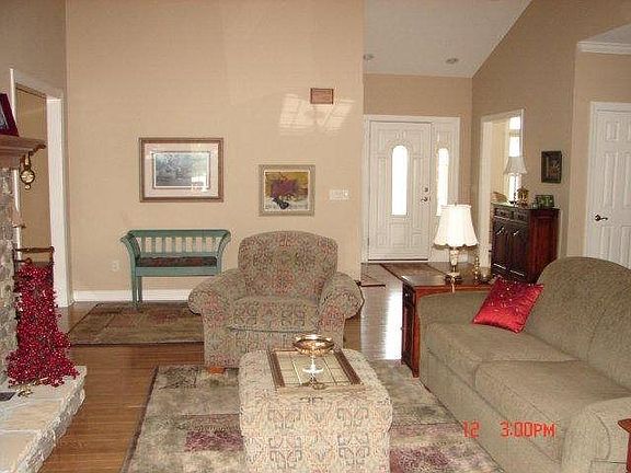 5th image of 29 Hemlock Ct