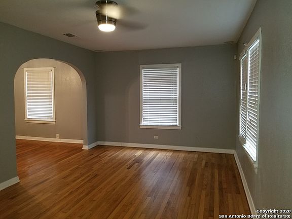 2nd image of 406 Hermine Blvd