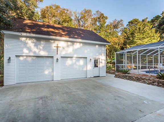 3rd image of 102 Mackay Dr