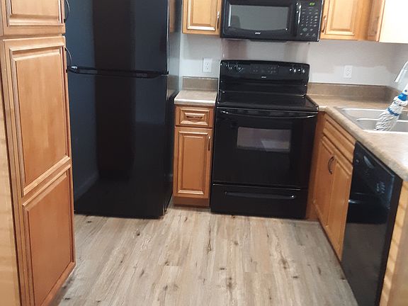 3rd image of 575 Mooney Rd NE #9