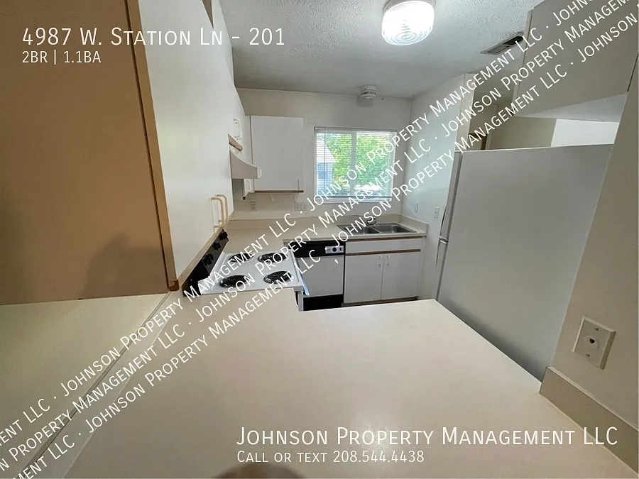 Upgraded 2BR Apartment with Central A/C and W/D Hookups! — Photo 4