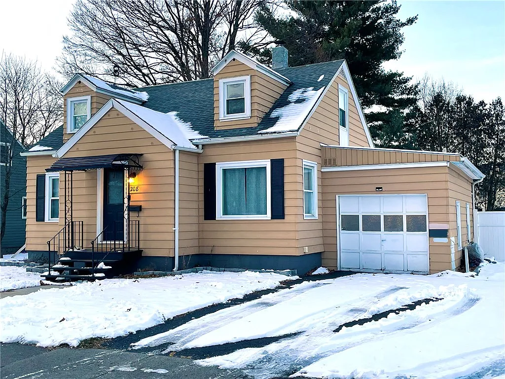 208 Crete Ave photo 1