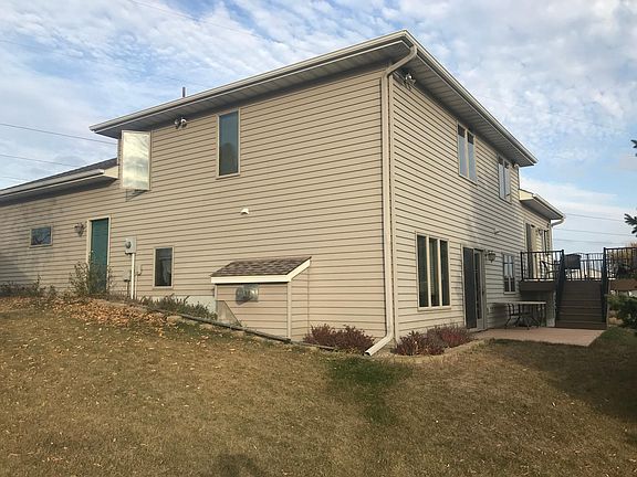4th image of 704 Monnens Ave