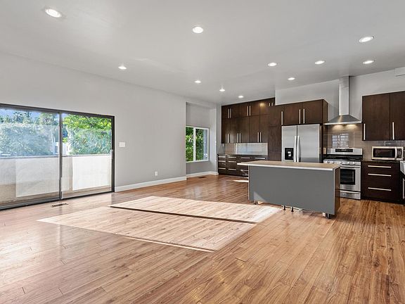 3rd image of 5275 Reservoir Dr