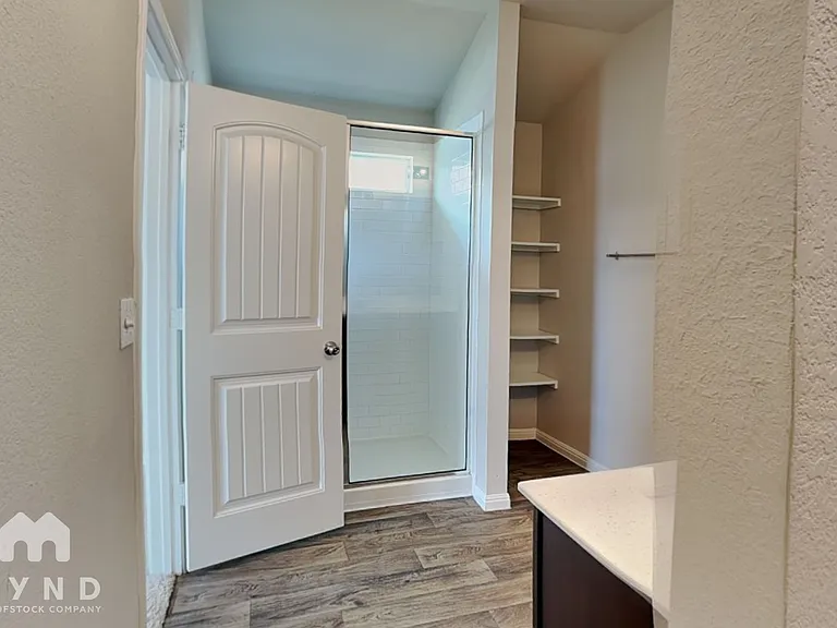 10808 Seguin St — Photo 11