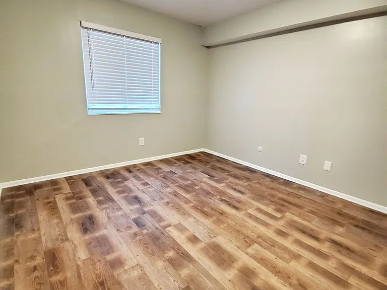 Sugarbush Apartments — Photo 56