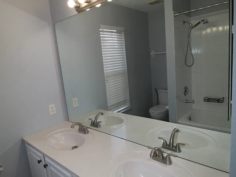 6031 Bay Valley Ct — Photo 13