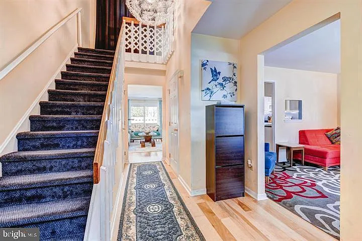 114 Pinecrest Ln — Photo 3