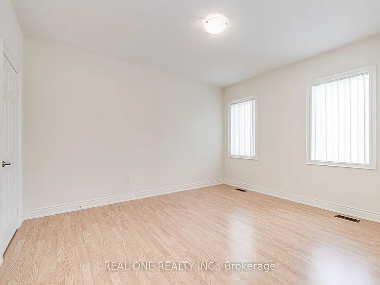 134 Goodwin Cres — Photo 35