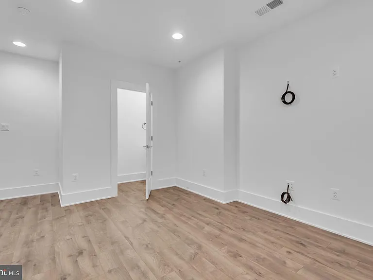 11366 Emerald Park Rd — Photo 47