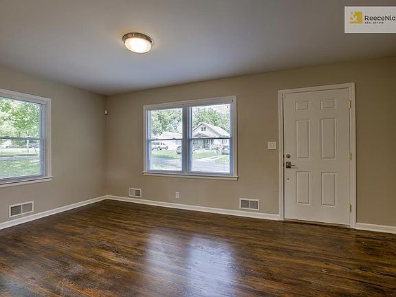 5th image of 8020 Highland Ave