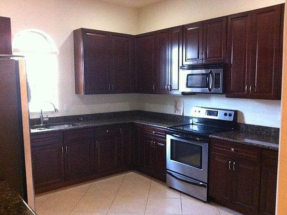 4th image of 4902 SW 17th Pl