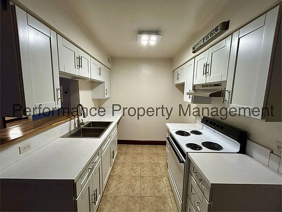 5th image of 4720 Columbus St #A