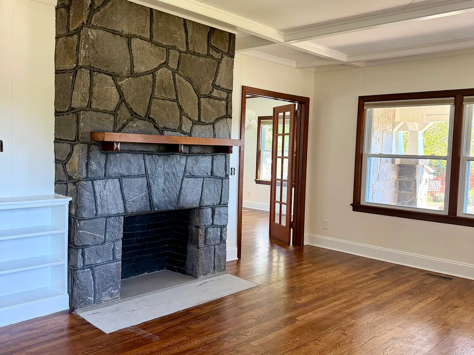 3 bed, 1100 sqft, $2,750 — Photo 2