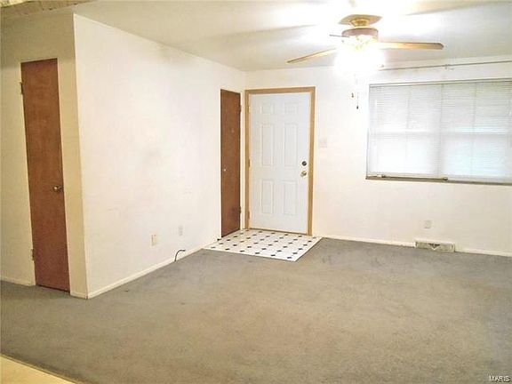 3rd image of 2333 O Hare Ave